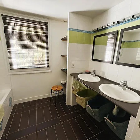 Villa Bastide Terrieu - Domaine Avec Piscine Et Terrain De Boules, Climatisation