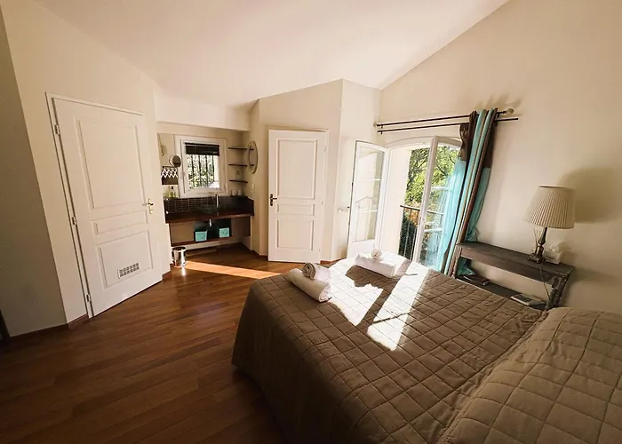 Bastide Terrieu - Domaine Avec Piscine Et Terrain De Boules, Climatisation Villa *